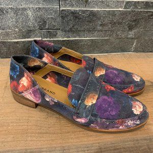 Moody Bloom Floral Loafers
